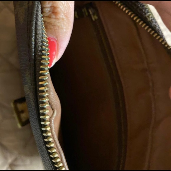 ✨SOLD✨AUTHENTIC LOUIS VUITTON JEUNNE FILLE GM BAG✨ - Picture 4 of 5